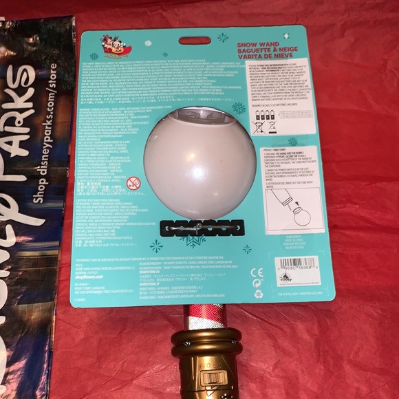 DISNEY PARKS EXCLUSIVE HOLIDAY SANTA MICKEY MOUSE LIGHT UP SNOW WAND - Picture 6 of 9